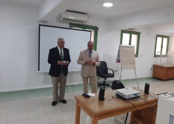 رئيس جامعة الأزهر يتفقد دورة أساسيات التعليم الطبي بمركز للتدريب والتطوير