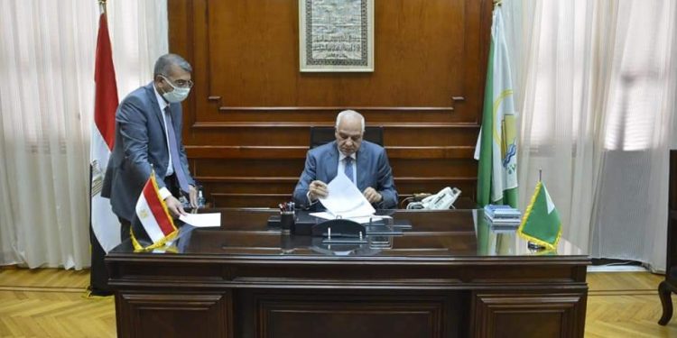 محافظ الجيزة يعتمد تنسيق القبول للثانوي العام بحد أدنى 218 درجة
