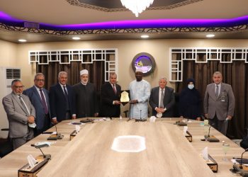 رئيس جامعة الأزهر يستقبل أمين عام مجمع الفقه الإسلامي الدولي بجدة