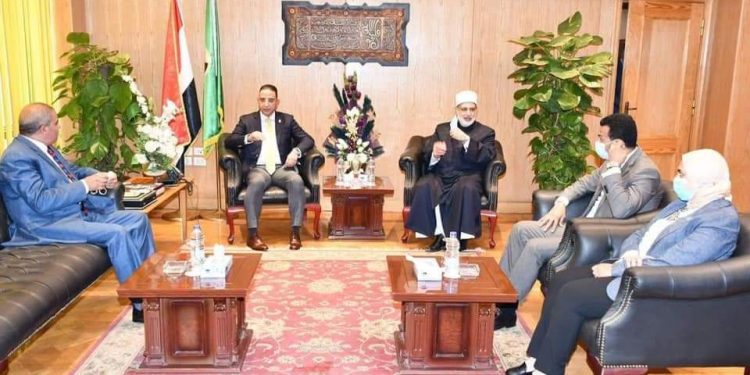 محافظ الفيوم يؤكد: إنشاء فرع لجامعة الأزهر إضافة لقطاع التعليم الأزهري بالمحافظة