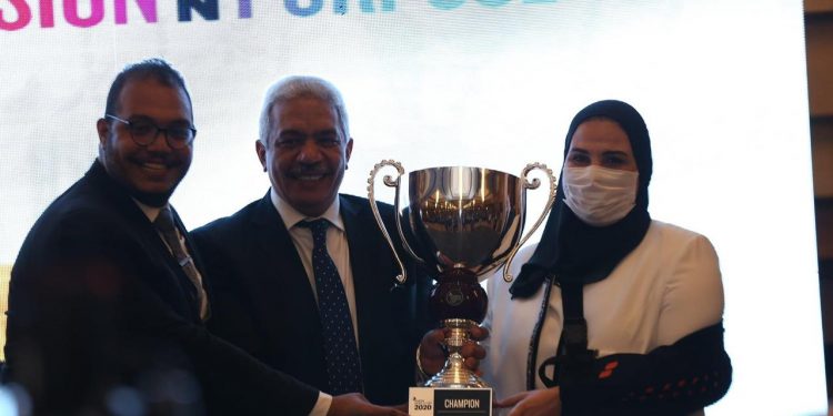 وزيرة التضامن الاجتماعي تكرم أبطال العالم فريق إيناكتس جامعة الأزهر