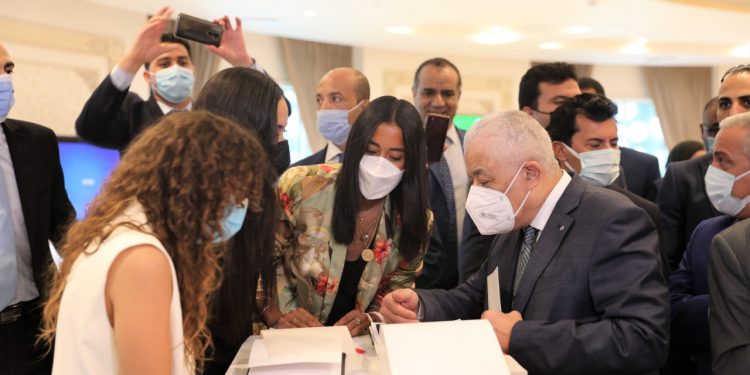 «شوقي» يستعرض جهود تطوير التعليم بمؤتمر “مصر السيسي وبناء الدولة الحديثة”