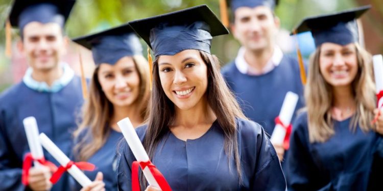 أبرزها فرص دراسية في سويسرا.. منح الجامعات في 24 ساعة