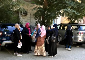 بسبب اللغة الإنجليزية.. قلق من أولياء الأمور وتفاؤل من الطلاب