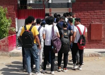 طلاب علمي رياضة يطالبون بزيادة الوقت: مش بنلحق نحل الامتحان في ساعتين