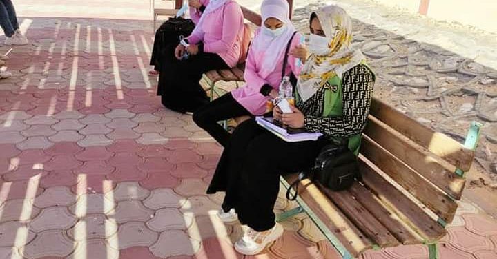 أولياء أمور أمام لجان الثانوية: نشعر بالقلق من تطبيق البابل شيت