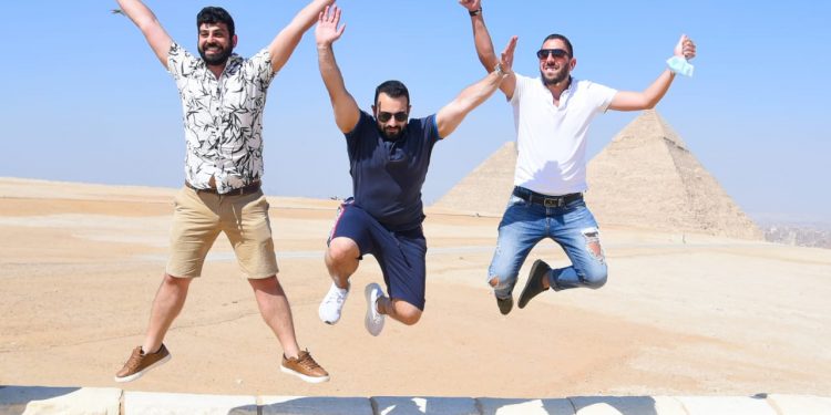 شباب مبادرة احياء الجذور