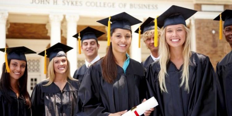 الحكومة السويسرية تقدم منحة لطلاب الدراسات العليا