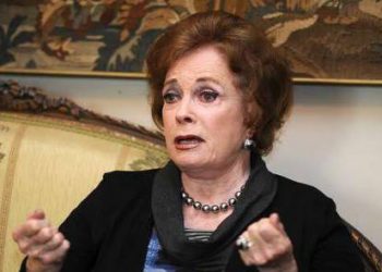  رئاسة الجمهورية تنعى جيهان السادات والسيسي يمنحها وساما