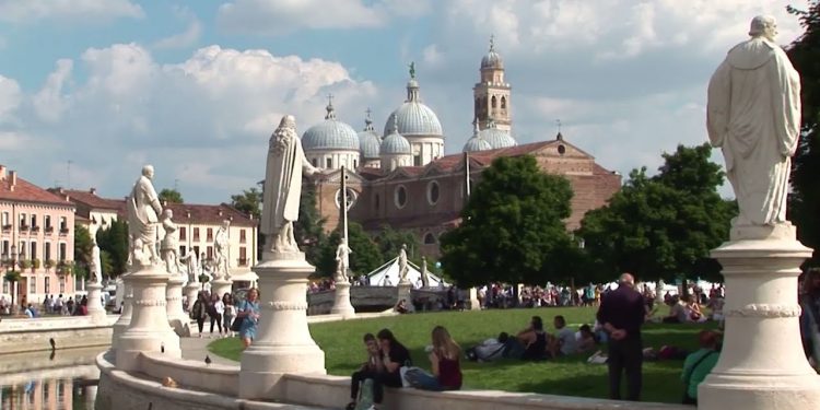 جامعة بادوفا الإيطالية تقدم منحة لطلاب الماجستير