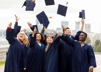 منح الجامعات 2021.. من بينها فرص دراسية للطلاب في ألمانيا