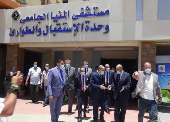 رئيس جامعة المنيا يفتتح وحدة العناية المركزة المجهزة من بنك الشفاء المصرى