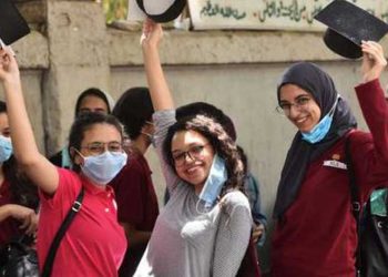 بسبب امتحان علم النفس والاجتماع.. سعادة واحتفالات على مواقع التواصل الاجتماعي 