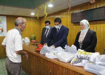 إقبال كثيف على قافلة "آداب عين شمس" لمحو الأمية بـ"الموسكي"