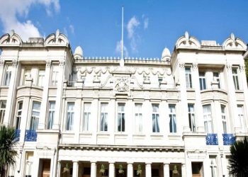 جامعة كوين ماري تقدم منحة لطلاب الدكتوراه في علوم الحاسوب