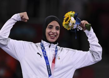 الرئيس يوجه بإطلاق اسم بطلة الجامعة البريطانية فريال عبد العزيز على كوبري جديد