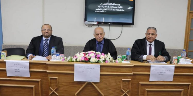 نائب رئيس جامعة الأزهر يناقش رسالة دكتوراه حول العلاج الضوئي الحركي بكلية طب الأسنان