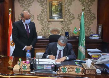 محافظ المنيا: تخفيض درجات القبول بمدارس التعليم الثانوي العام والفني