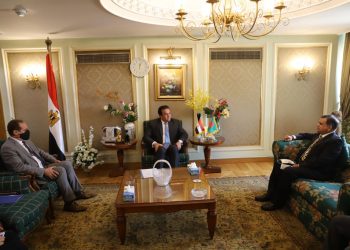 التعليم العالي تبحث زيادة المنح لطلاب بنجلاديش