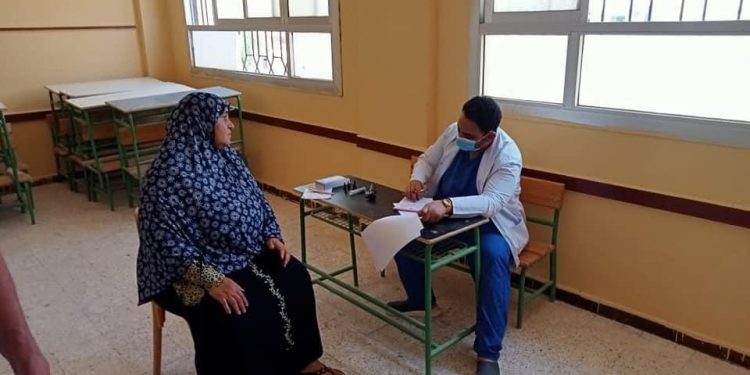 علاج 452 حالة في قافلة جامعة القناة بالإسماعيلية