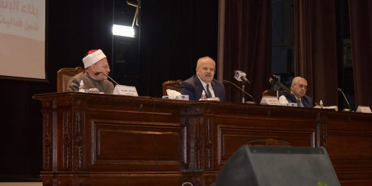 معسكر قادة المستقبل جامعة القاهرة يبدأ فعاليات النسخة الرابعة بحضور مفتي الجمهورية