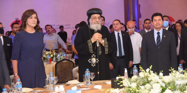 وزراء الهجرة والشباب مع البابا تواضروس