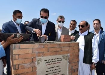 وزير التعليم العالي يتفقد الأعمال الإنشائية بجامعة مطروح الحكومية