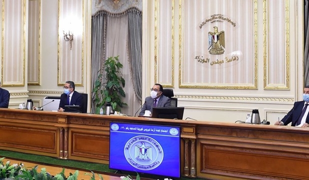 رئيس الوزراء: أولوية لتطعيم العاملين والطلاب فى قطاع التعليم الجامعى وما قبل الجامعي