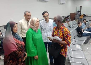 الصعيدي خلال تفقدها خدمة الشباك الواحد للوافدين بالأزهر