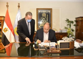 محافظ أسيوط يقرر تخفيض الحد الأدنى للقبول بالأول الثانوى