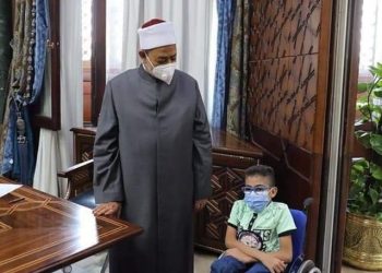 الإمام الأكبر يكرم المتميزين والمبتكرين بالأزهر ويؤكد دعمه للإبداع والابتكار