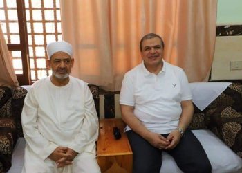 شيخ الأزهر يستقبل وزير القوى العاملة بالأقصر لبحث توفير مشغل للفتيات بالقرنة