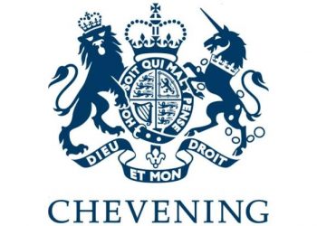 الحكومة البريطانية تكشف شروط التقدم لمنحة "تشيفنينج" لطلاب الماجستير