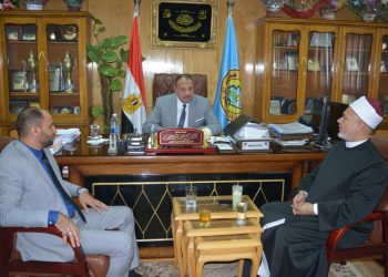 نائب رئيس جامعة الأزهر يستقبل عميد أصول الدين الجديد بحضور وكيل وزارة الأوقاف