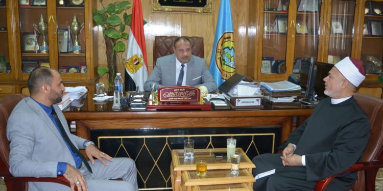 نائب رئيس جامعة الأزهر يستقبل عميد أصول الدين الجديد بحضور وكيل وزارة الأوقاف