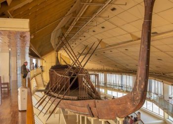 غلق كلى للطرق والمحاور المؤدية لخط سير موكب نقل مركب الملك خوفو