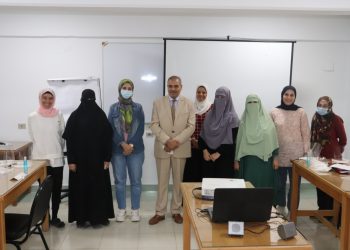 رئيس جامعة الأزهر يتفقد الدورة ال 34 لأعضاء الهيئة المعاونة بمركز التدريب والتطوير