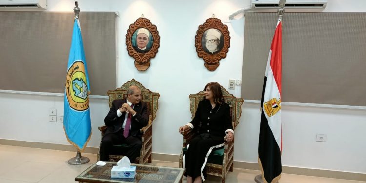 جامعة الأزهر تستقبل وزيرة الهجرة للحديث حول الهجرة غير الشرعية