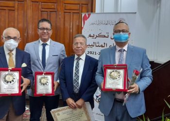 مجلس جامعة الأزهر يُقدِّم التهنئة للأطباء المثاليين ويُرحِّب بالعمداء الجدد