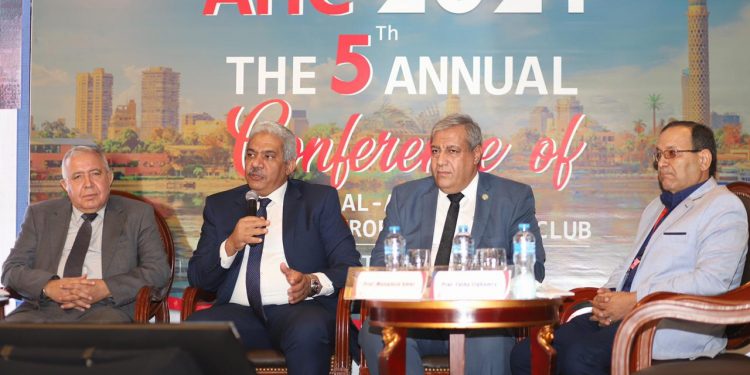 نائب رئيس جامعة الأزهر يفتتح مؤتمر نادي الأزهر الدولي للجهاز الهضمي بمشاركة 28 خبيرًا أجنبيًّا