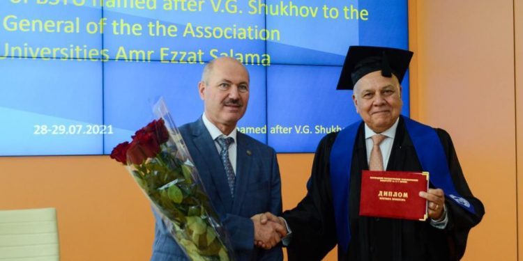 جامعة بيلغورود الروسية تمنح الدكتوراه الفخرية لأمين عام اتحاد الجامعات العربية