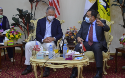 تخدم 6,400 طالب وطالبة.. الولايات المتحدة تُسلّم 20 حافلة جديدة إلى محافظة شمال سيناء
