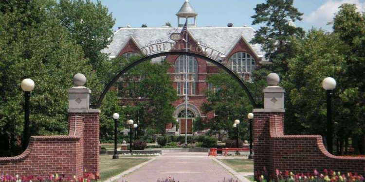 جامعة سانت نوربرت الأمريكية تقدم منحة لطلاب البكالوريوس