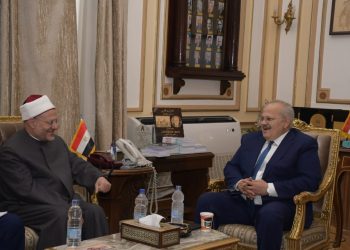 الخشت يستقبل مفتي الجمهورية في لقاء مفتوح مع طلاب جامعة القاهرة