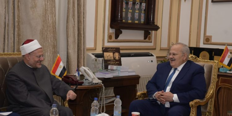 الخشت يستقبل مفتي الجمهورية في لقاء مفتوح مع طلاب جامعة القاهرة