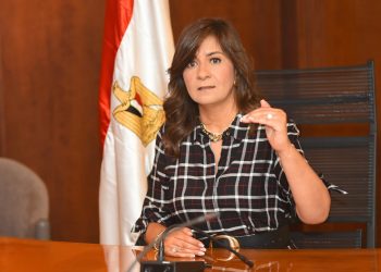 وزيرة الهجرة السفيرة نبيلة مكرم