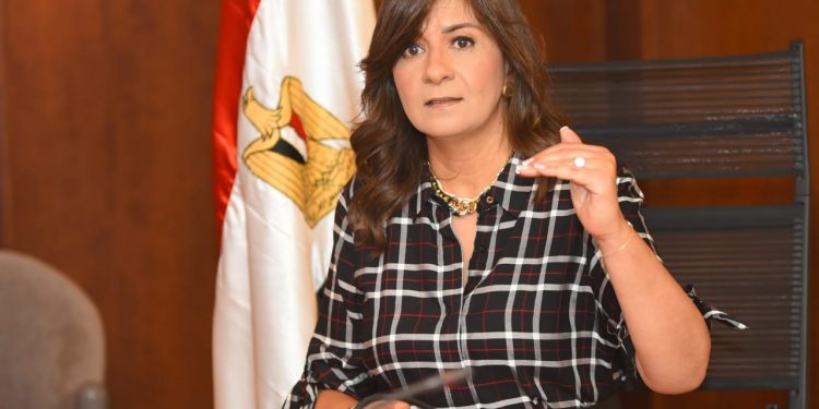 وزيرة الهجرة السفيرة نبيلة مكرم