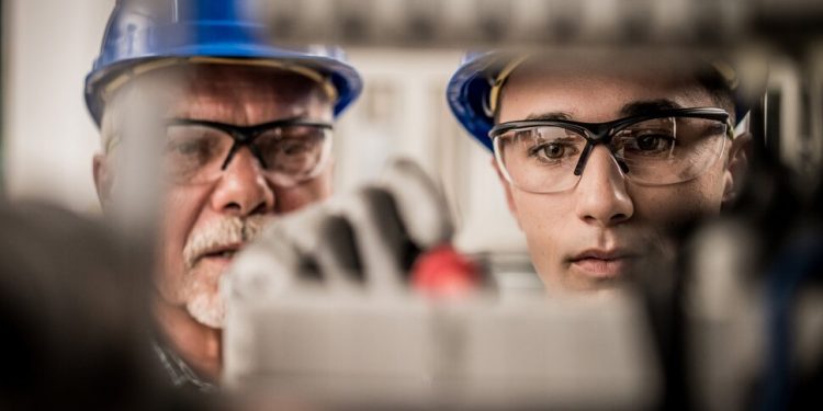 تنسيق دبلوم التلمذة الصناعية.. إرشادات للطلاب المستجدين من الحاصلين على الشهادات الفنية