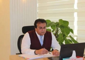 وزير التعليم العالي يتلقى تقريرا حول مشروع التكامل المصري السوداني في المسوح الجيوفيزيقية