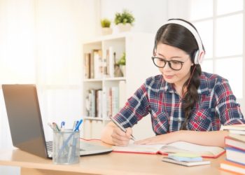 تنسيق الجامعات 2021.. برنامج الترجمة الفورية والتحريرية بإنجليزي آداب حلوان